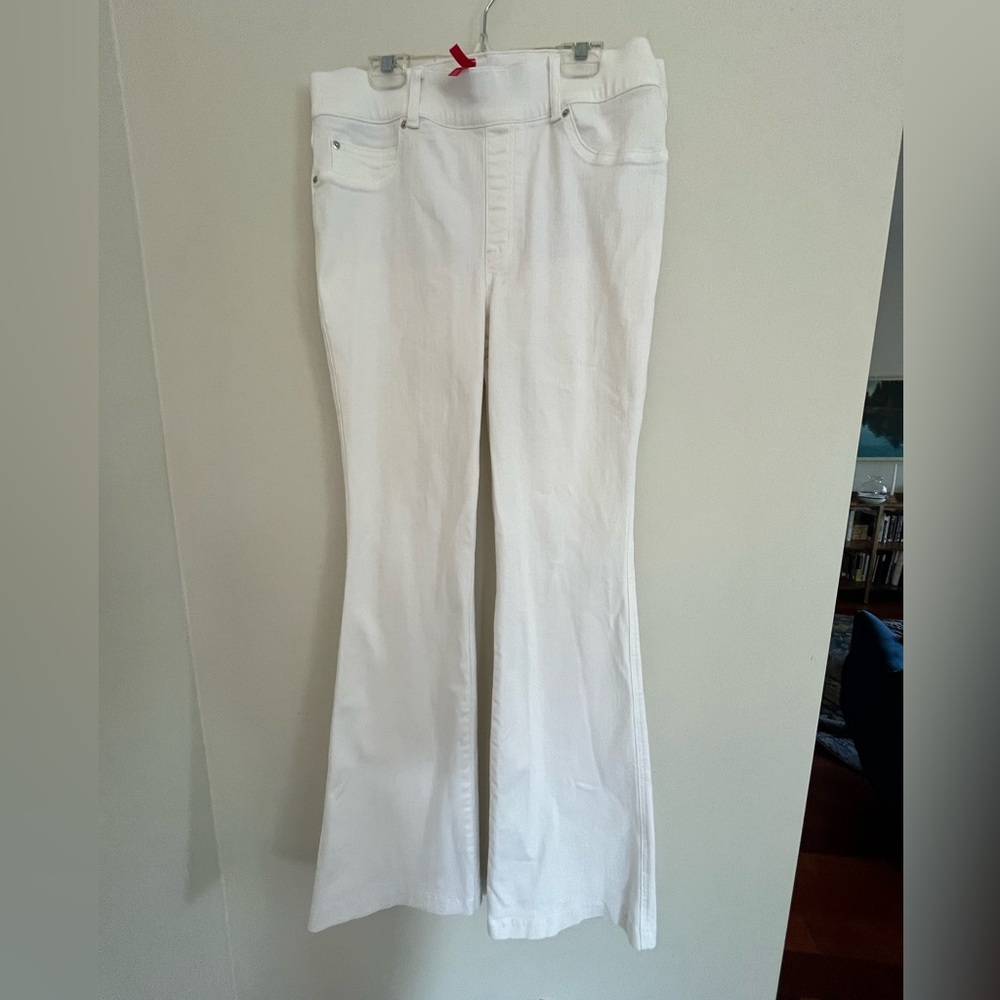 Spanx Jeans Every Wear Flare Women’s High Rise Slim White Pull On style 20349R